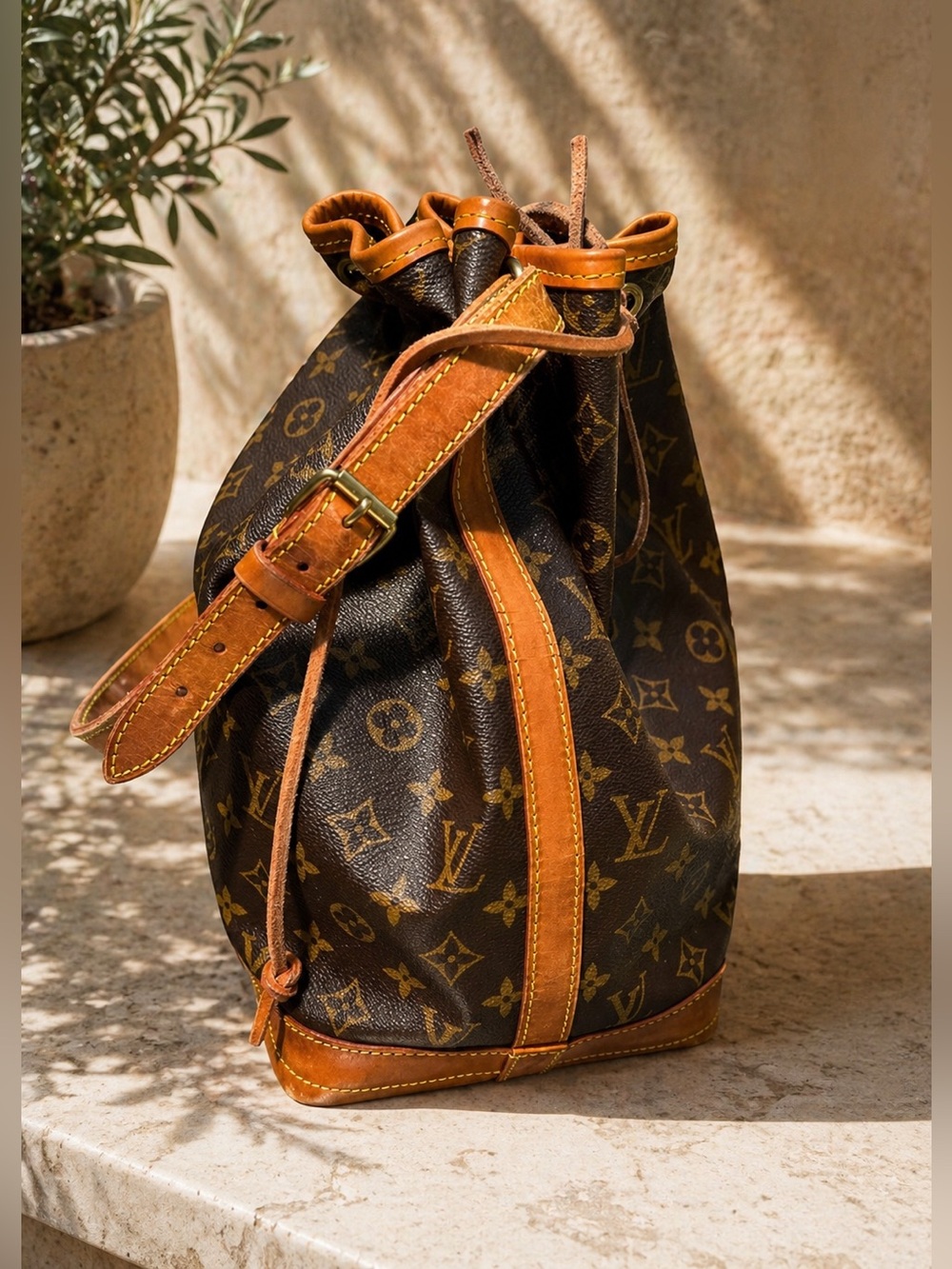 Louis Vuitton Noé Monogram Bucket Bag Vintage Authentic - Picture 9 of 16